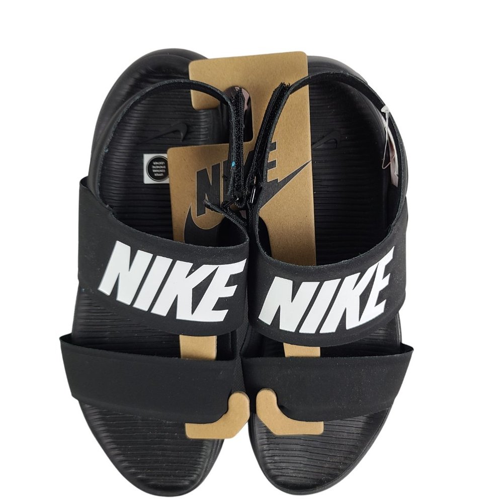 Nike Tanjun Women's Black and WhiteSandal Flipflop